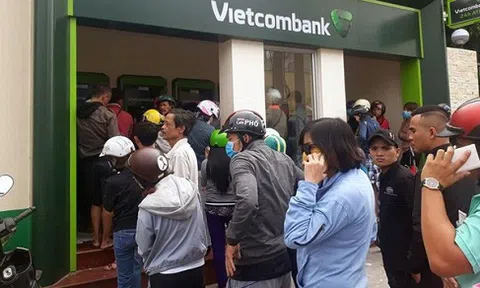 Sau “hoãn binh”, 4 ông lớn ngân hàng quyết tăng phí ATM