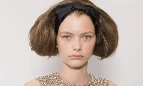 Xu hướng làm đẹp ấn tượng tại Paris Haute Couture Thu 2018