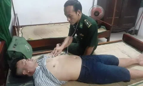 Tàu chìm, 9 ngư dân thoát chết trong gang tấc