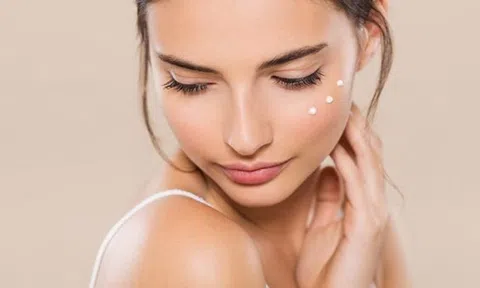 Có nên dùng kem dưỡng ẩm kiêm chống nắng không?