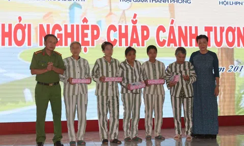 “Khởi nghiệp chắp cánh tương lai” cho 600 nữ phạm nhân tại trại giam Thanh Phong