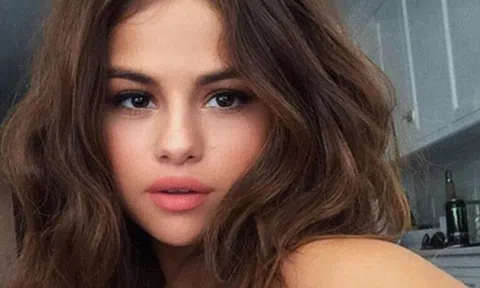 Selena Gomez – Từ cô bé ngọt ngào đến bóng hồng nóng bỏng