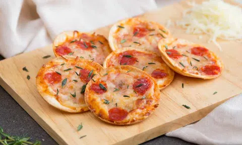 Thử tài làm bánh pizza mini ngon mê ly cho cả gia đình