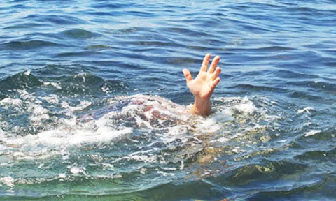 Nhảy xuống suối cứu bạn, nam sinh 18 tuổi tử vong