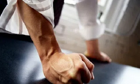 Gặp hai kiểu đàn ông này, phụ nữ khôn cần chia tay ngay và luôn