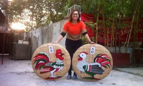 Cựu nữ sinh Hà Thành khởi nghiệp bằng vẽ tranh trên mẹt