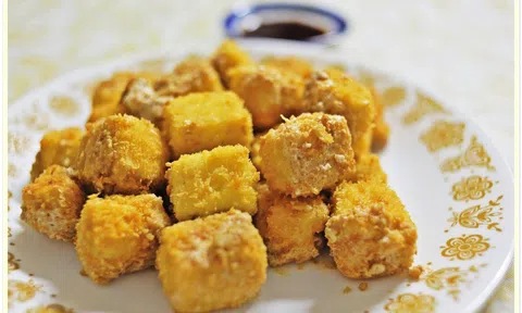 Cách làm đậu chiên trứng muối cho ngày mưa gió