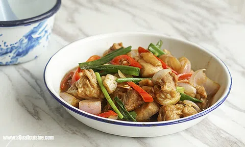 Công thức làm gà xào lá hẹ không thể bỏ qua