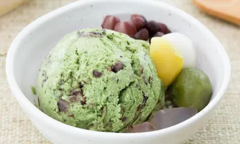 Giải nhiệt ngày hè với kem trà xanh đậu đỏ mát lạnh siêu ngon