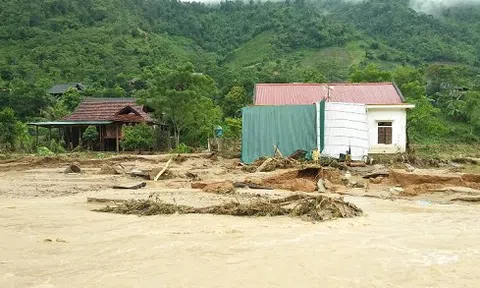 Nghệ An: Thiệt hại hơn 600 tỷ, 300 nhà dân vẫn đang bị cô lập sau bão