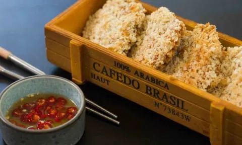 \'Bỏ túi\' cách làm món bánh tôm chiên độc đáo ngon lạ