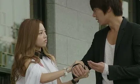 Đàn ông nghe lời mẹ, hạnh phúc gia đình có còn trọn vẹn?