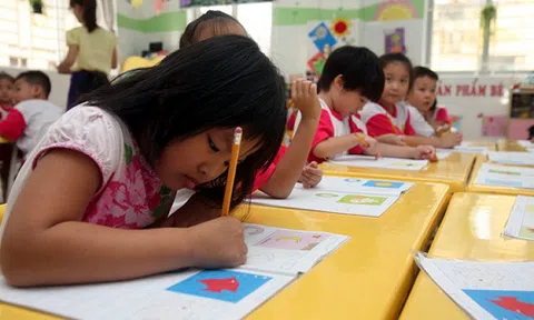 Áp lực gia tăng học sinh lớp 1