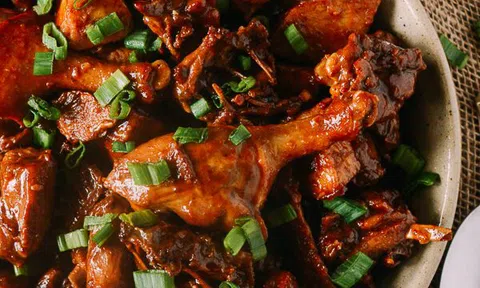 Cơm tối khó quên với món vịt nấu khoai môn đậm đà