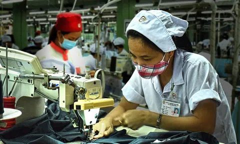 Cách tính lương hưu mới khiến lao động nữ bất an