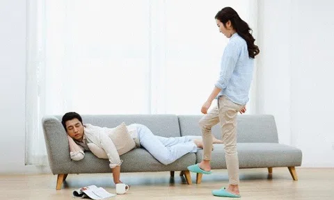 Cách trị chồng ` lười quá mức ` của cô vợ cao tay