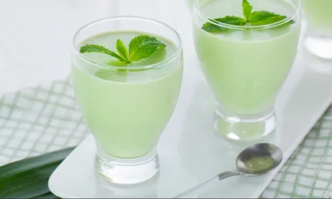 Mùa hè nhất định phải làm panna cotta lá dứa mát lạnh hấp dẫn