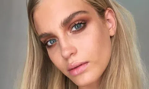 Phong cách trang điểm mắt lôi cuốn tự nhiên như một “Parisian Chic”