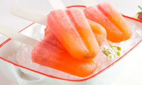 Mát lạnh thơm ngon kem dâu cam vàng giải khát ngày hè