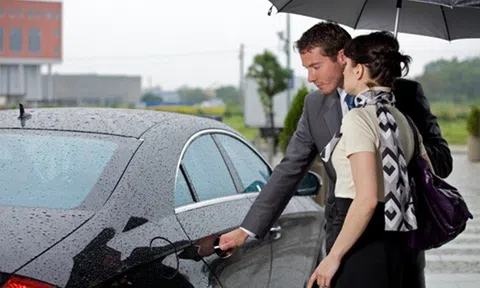 9 cử chỉ của đàn ông khiến phụ nữ nào cũng tan chảy