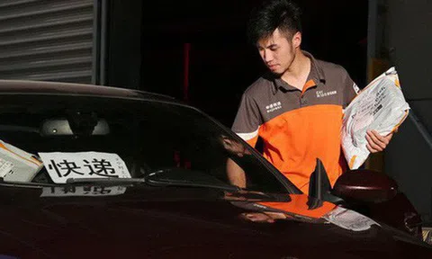 Dân mạng ngã ngửa khi biết người giao hàng bằng xe BMW từng tốt nghiệp thạc sĩ tại Mỹ