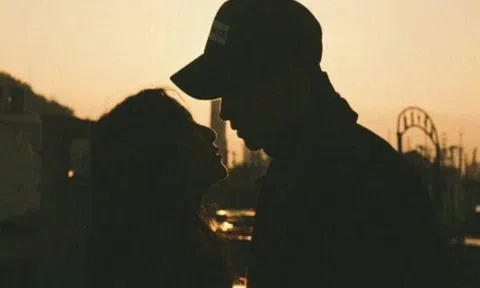 Đàn bà hơn nhau ở chính mình chứ chẳng phải tấm chồng như người ta vẫn bảo