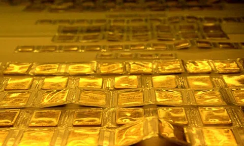 Giá vàng hôm nay 31/7: Putin tung 500 tỷ USD, không cứu nổi giá vàng