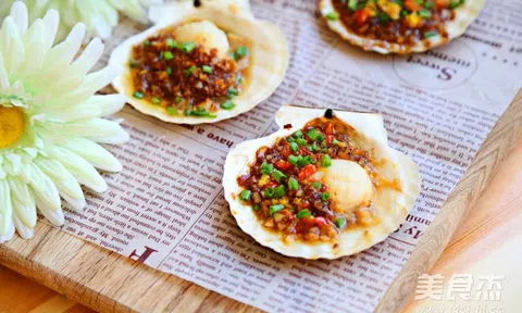 Trổ tài làm sò điệp nướng sốt tỏi nhâm nhi mãi không chán!