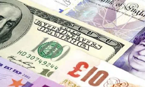 Tỷ giá ngoại tệ ngày 31/7: USD treo cao, Nhân dân tệ chưa ngừng giảm