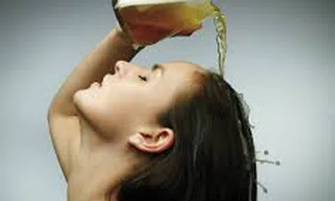 Trị gầu hiệu quả bằng bia