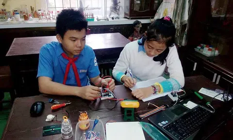 Phòng tránh đuối nước thương tâm với thiết bị thông minh của học sinh