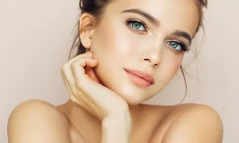 Mách nàng bí quyết dưỡng da trắng mịn ngọc ngà với mặt nạ bột gạo