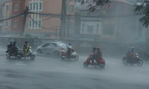 Dự báo thời tiết 3/8: Bắc Bộ lại hứng mưa lớn