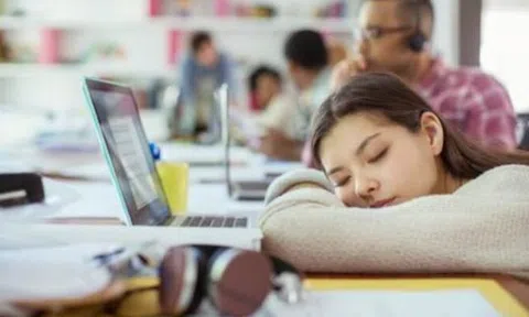 Đàn ông trước khi trách tại sao phụ nữ hay `ngủ nướng` thì hãy đọc ngay bài này!