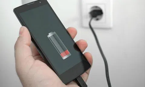 Sạc điện thoại, cô gái 22 tuổi ở Thanh Hóa bị điện giật tử vong