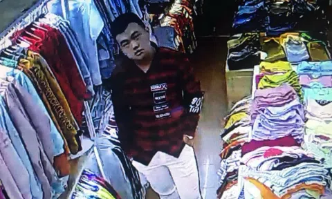 Tên cướp đi cùng cô gái đâm tới tấp nhân viên bán quần áo ở Đắk Lắk