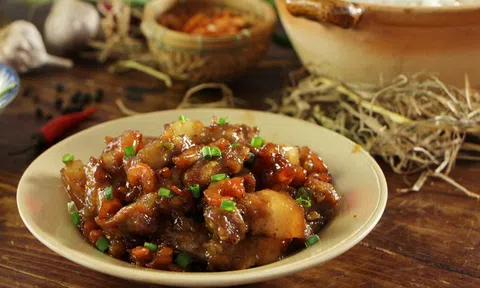 Cách làm thịt ba chỉ rim tôm khô ngon miễn chê