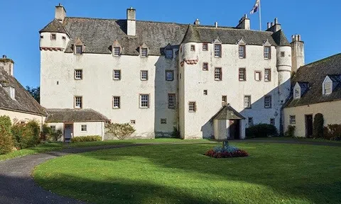 Chào mừng đến Traquair House, ngôi nhà cổ đáng yêu và kỳ lạ nhất ở Scotland