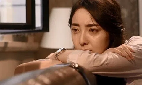 Một khi đàn bà im lặng là trái tim đã tổn thương đến tột cùng…