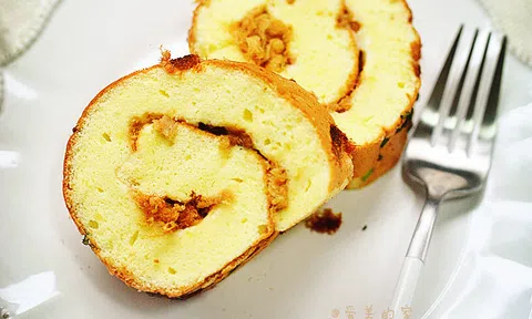 Làm bánh bông lan cuộn mặn cho bữa sáng cực ngon