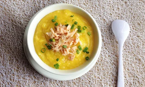 Bật mí cách nấu cháo cá hồi bí đỏ ngon bổ dưỡng cho bé ăn sáng