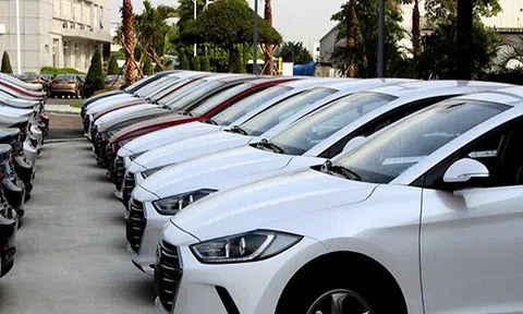 Ô tô hưởng thuế 0% đổ về, giảm giá tới 100 triệu đồng