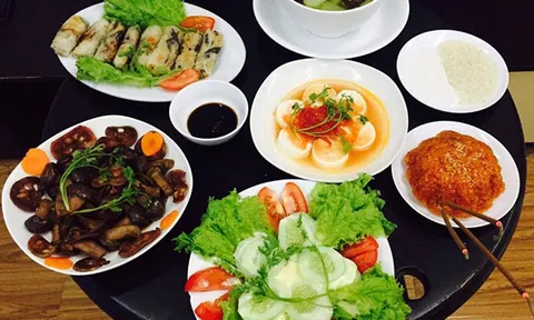 Gợi ý mâm cơm chay vừa ngon vừa đẹp cúng Rằm tháng Bảy 