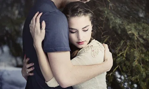 Chỉ tại phụ nữ tự `mua dây buộc mình` mà thôi