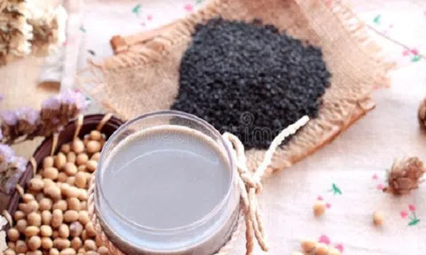 Học cách làm sữa đậu nành mè đen ngon nhất 