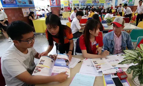 Điểm chuẩn một số trường đại học công - tư xấp xỉ nhau