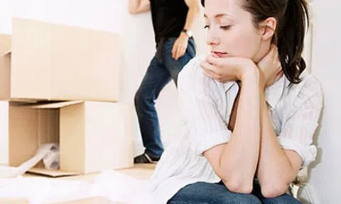 Để hôn nhân không đứng bên bờ vực, phụ nữ cần chú ý biểu hiện khác thường của chồng