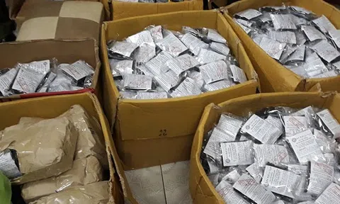 Tạm giữ hơn 2.000 gói thuốc không rõ nguồn gốc của cơ sở bán thuốc Bà Đại