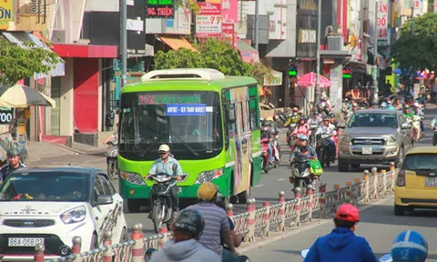 Sài Gòn cho tạm dừng 2 tuyến xe buýt vì hoạt động không hiệu quả