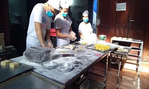 Khởi sắc hương vị cổ truyền tại làng bánh trung thu Xuân Đỉnh